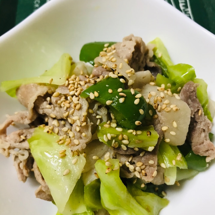 簡単!!豚こまとキャベツのごまドレッシング炒め